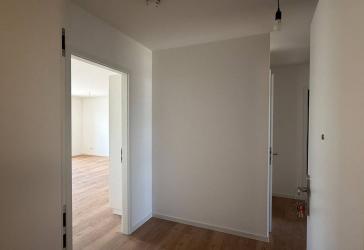3-Zimmer-Wohnung mit Balkon, Einbauküche und Dusche. Erstbezug!