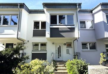 Starke Basis, neue Möglichkeiten: Gepflegtes Split-Level-Haus mit Raum für Ihre Ideen!