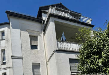 2 Stadt-Wohnungen mit Balkon in historischem Haus zum Selbstbezug und Kapitalanlage