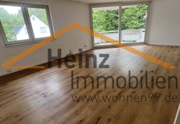 *Gut geschnittene 3 Zimmerwohnung mit Balkon und Garage*