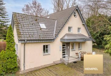 Zentral, grün, stilvoll - Büro- und Praxisfläche mit 3 Stellpätzen nahe der Dinslakener City