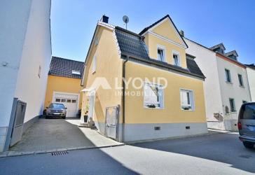 Einfamilienhaus mit Ausbaupotenzial, Möglichkeiten für ein Gewerbe & Wellnessgarten in Koblenz - Mosellage