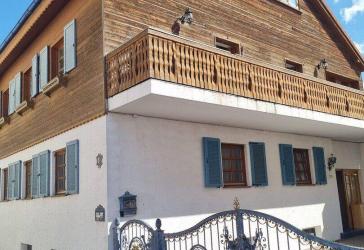 Gepflegtes Zweifamilienhaus mit Garage, Hof & viel Platz in Bürstadt