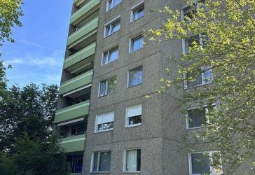 Gemütliche Wohnung (3 ZKBB) im Stadtteil Ko-Karthause inkl. Einbauküche, Balkon und Tiefgarage