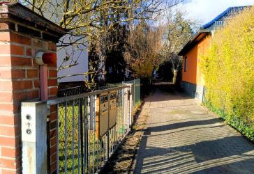 Mehrgenerationenhaus! 3 Etagen + Einzelgarage und DG-Reserve