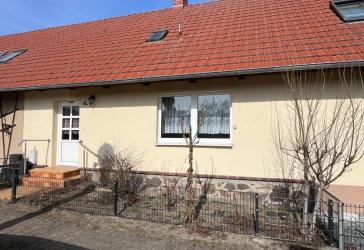 70 Meter zum See: Solides Reihenhaus - vielseitig nutzbar - Grundstück ca. 1.200 m²....