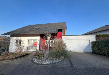 Großzügiges Wohnhaus mit 324 m² – ideal für Wohnen und Arbeiten unter einem Dach