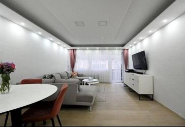 Helle 3,5-Zimmer-Wohnung mit moderner Einbauküche und sonnigem Balkon
