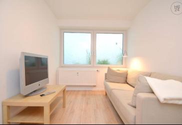Helle, freundliche 2,5 Zimmer Wohnung möbliert in Wiblingen