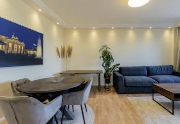 Kernsanierte Wohnung im 7. OG mit Balkon & Weitblick - bezugsfrei & provisionsfrei