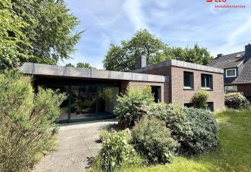 Großzügiges Einfamilienhaus mit besonderer Architektur