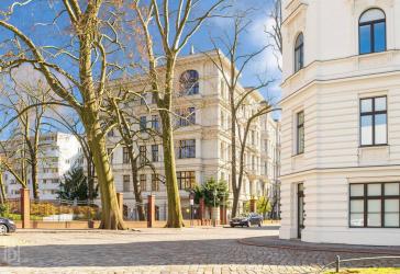 Großzügige Altbauwohnung mit ca. 177 m² in den Riehmers Hofgärten - vermietete Kapitalanlage
