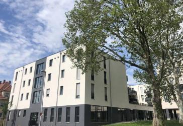 Kornwestheim: Moderne 2,5-Zimmer-Wohnung mit Balkon, Aufzug & TG-Stellplatz im Salamanderareal