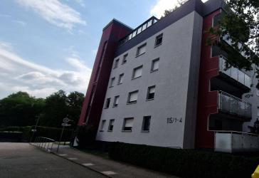 Großzügige 4,5-Zimmer-Eigentumswohnung , Tiefgaragenstellplatz in Rastatt Rheinauer- Ring zu verkaufen