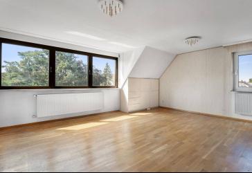 3-Zimmer-DG + ausgebauter Spitzboden mit Maisonette-Potenzial +++ provisionsfrei +++