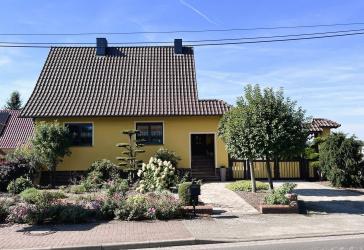 Ihr Familienzuhause im Grünen – ländlich wohnen, stadtnah leben!