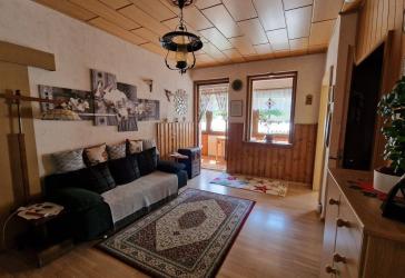 128 m² Wohntraum mit 700 m² Privatgarten, Wintergarten und 3 Stellplätzen - Wohnen wie im eigenen Haus