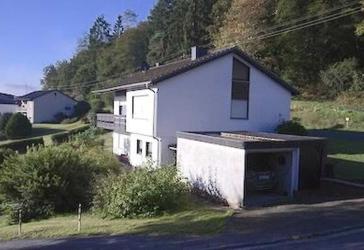 Ruhig am Waldrand gelegenes EFH mit Blick über BID-Wallau