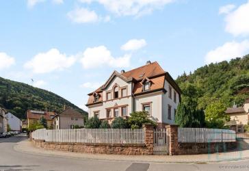 Großzügige Fabrikantenvilla aus dem Jahr 1926 - Ein Zuhause mit Geschichte und Potenzial