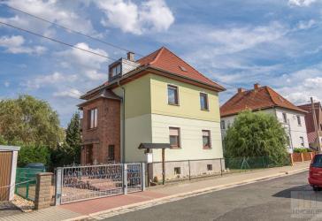 Zweifamilienhaus mit Option zum großzügigen Einfamilienhaus in Rudolstadt-Cumbach
