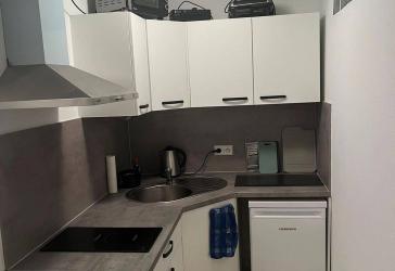 Zentral gelegene, möblierte Stadtwohnung mit Balkon