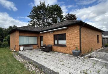 Charmanter Bungalow mit anteiliger P'V-Anlage und Carport