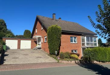 Viele Extras bietet dieses massiv gebaute 1-2 Familienhaus in stadtnaher Lage...