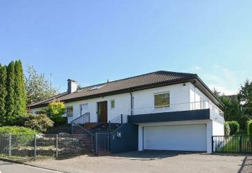 Detmold-Innenstadt: Lichtdurchflutetes Haus mit schönem Garten in begehrter Lage!