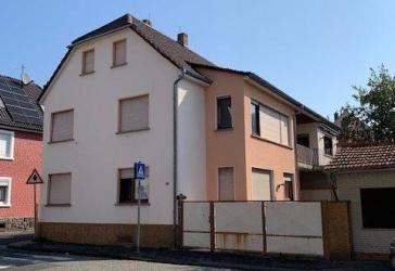 Zweifamilienhaus mit großem Potenzial in Hanau Klein-Auheim