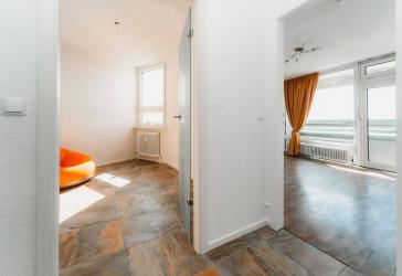 Wohnen mit Weitblick - bezugsfertige, renovierte 4-Zimmer-Wohnung im 22. Obergeschoss