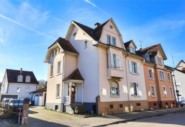 Attraktives, voll vermietetes 3-Familienhaus mit Garage & Stellplätzen