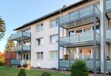 Moderne, großzügige 3-Zimmer-Wohnung mit großem Balkon und 2 Bädern, zentrale Lage in Mellendorf