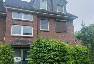 Schöne 3-Zimmer-Wohnung mit Balkon im 1. Obergeschoss