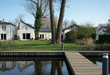 Außergewöhnliche Villa am Wasser - historischer Charme trifft modernen Luxus