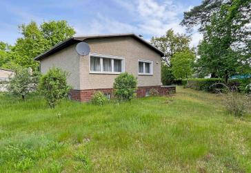 Provisionsfrei für den Käufer… Wohnhaus im Grünen mit großem Grundstück