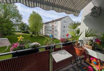 Sindelfingen-Goldberg: schicke 2-Zimmer-Wohnung mit Südbalkon