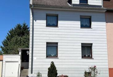 VON PRIVAT: Familienfreundliche Doppelhaushälfte mit Garage, Garten, ausgebautes Dachgeschoss, ruhig