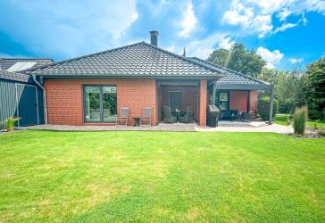 STILVOLL & HOCHWERTIG: ATTRAKTIVES EINFAMILIENHAUS MIT TRAUMGARTEN IN NATURNAHER LAGE