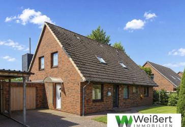 Ein Haus, drei Wohnkonzepte - 9 Zimmer mit viel Platz und vielseitigen Möglichkeiten in Westerdeichstrich