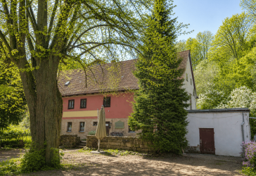 Denkmalgeschütztes Anwesen auf großzügigem Grundstück mit Entwicklungspotenzial!