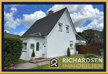 Gepflegtes Einfamilienhaus mit Wintergarten, Garage, Carport in ruhiger Lage zentrumsnah in Husum