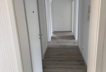 4-Zimmer-Erdgeschosswohnung mit großer Terrasse, Garten & Garage