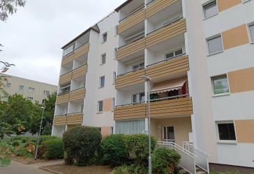 Bezugsfrei - 4 Zimmer Wohnung mit Balkon, offener Küche | Neustädter Feld