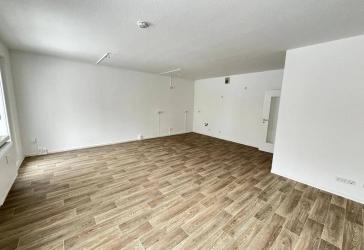 6-Raum-Etagenwohnungg mit 2 Bädern und 2 Balkonen
