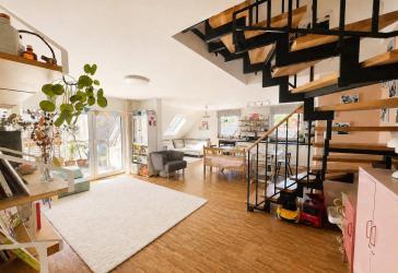 Neuwertige 4-Zimmer-Maisonette mit großer Dachterrasse, Balkon & 2 Bädern