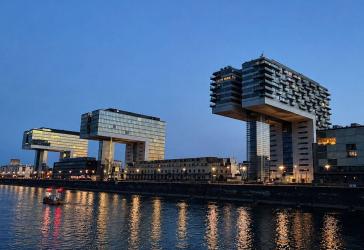MANNELLA *Exklusive Wohnung 180° Altstadt-/ Domblick- 12. Etage im ikonischen Kranhaus Nord*