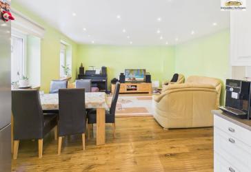 City-Familien aufgepasst: 4 Zimmer im Altbau, neuwertig saniert - Balkon & Gartennutzung in Aschaffenburg
