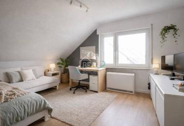 Großzügige 4-Zimmer-Dachgeschosswohnung mit Balkon und Stellplatz in ruhiger Lage