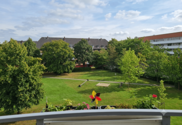 Familiennest im Grünen mit Balkon