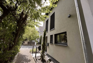 Familientraum! Hochwertig saniertes Einfamilienhaus mit Garten, Kamin und Einbauschränken!